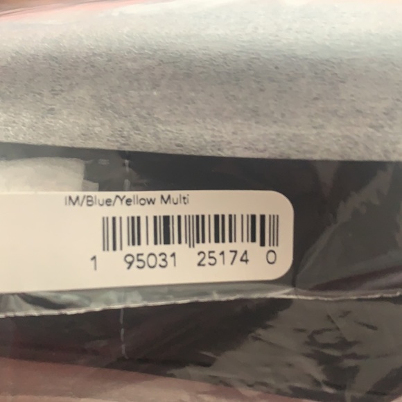 COACH Sig Jacquard Over The Shoulder Bag - Picture 3 of 3